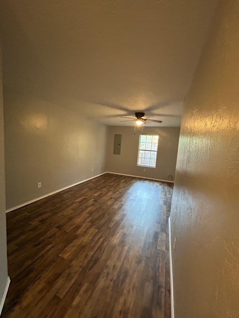 Lawton Apartment: 1510 NW Dearborn
