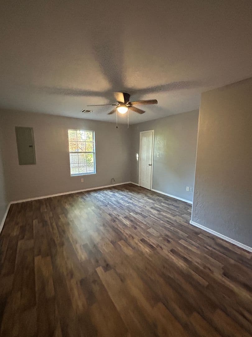 Lawton Apartment: 1510 NW Dearborn