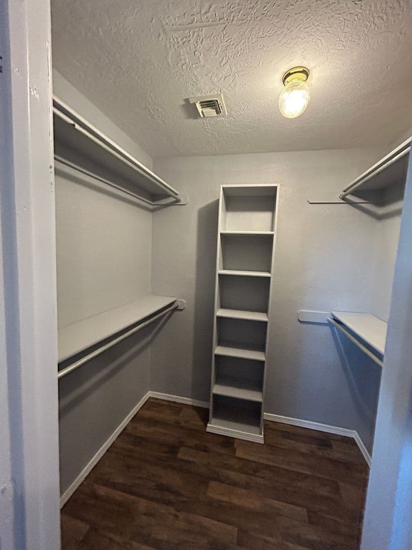 Lawton Apartment: 1510 NW Dearborn
