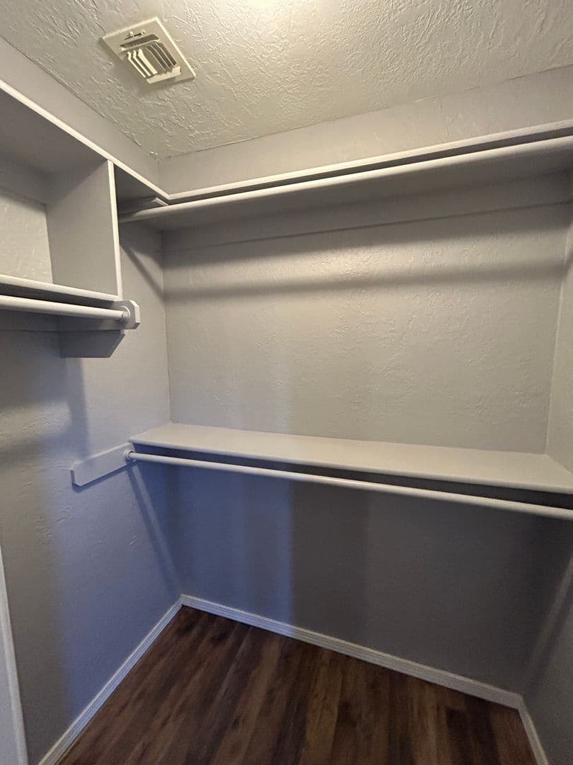 Lawton Apartment: 1510 NW Dearborn