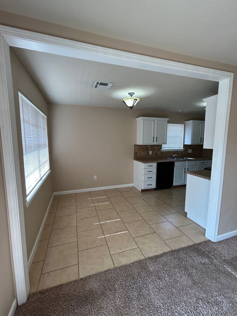 Lawton House: 4625 SE Mieling Drive