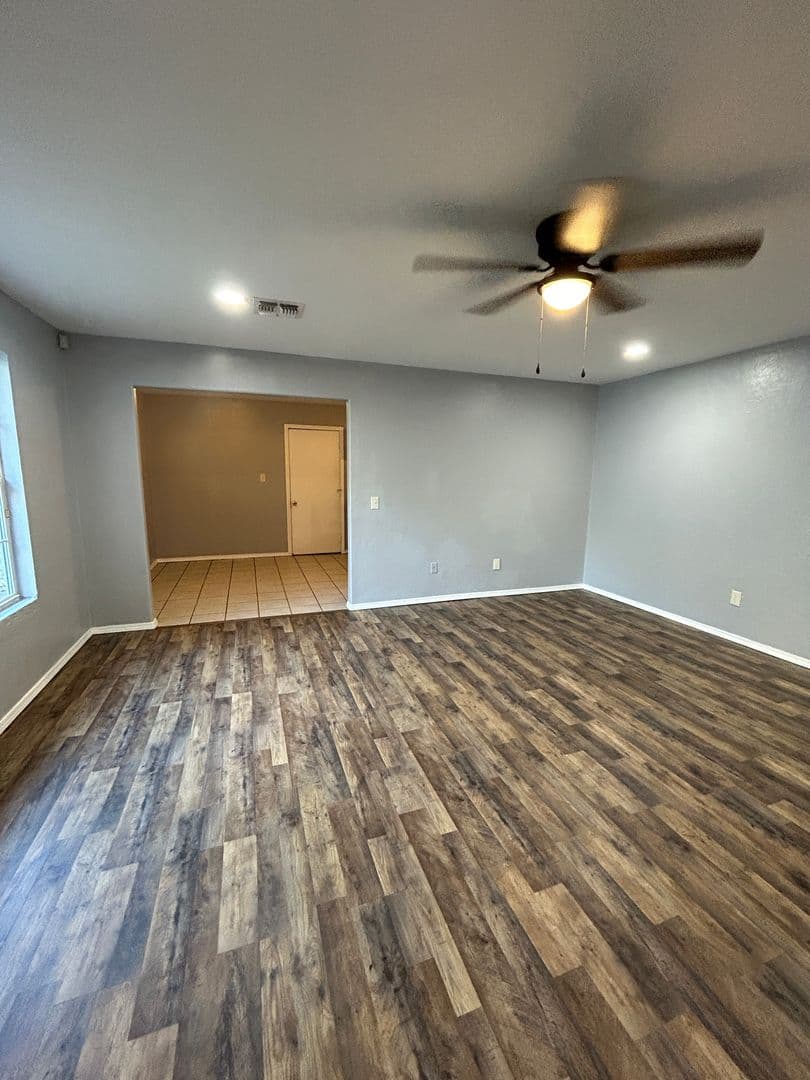 Lawton Apartment: 1510 NW Dearborn