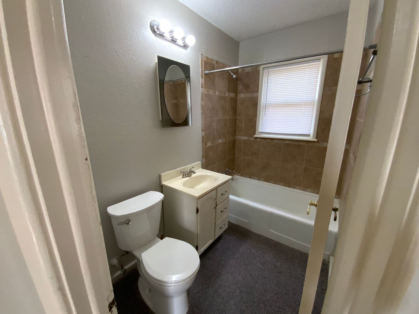 Lawton House: 2815 SW I Ave.