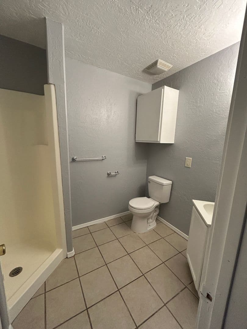 Lawton Apartment: 1510 NW Dearborn