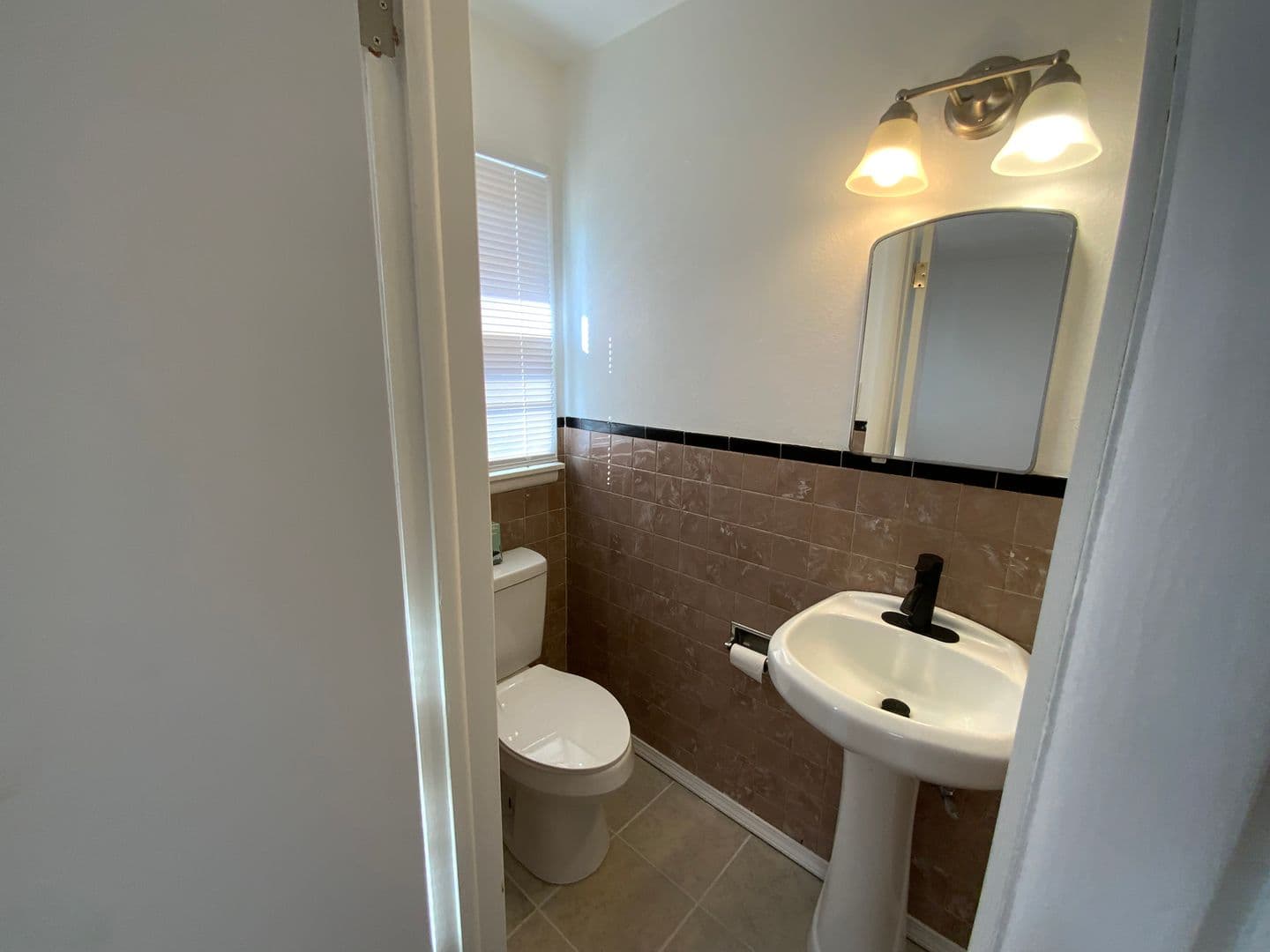 Lawton House: 3831 NW Bell Ave.