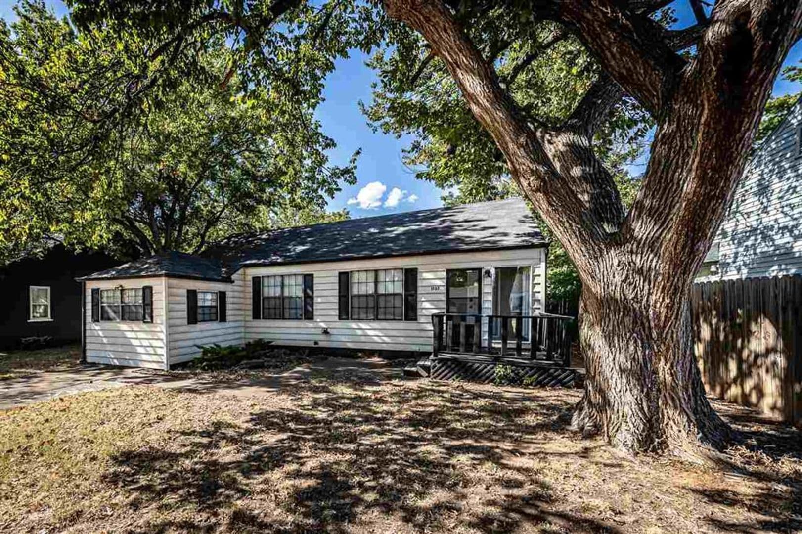 Lawton House: 1707 NW Oak Avenue