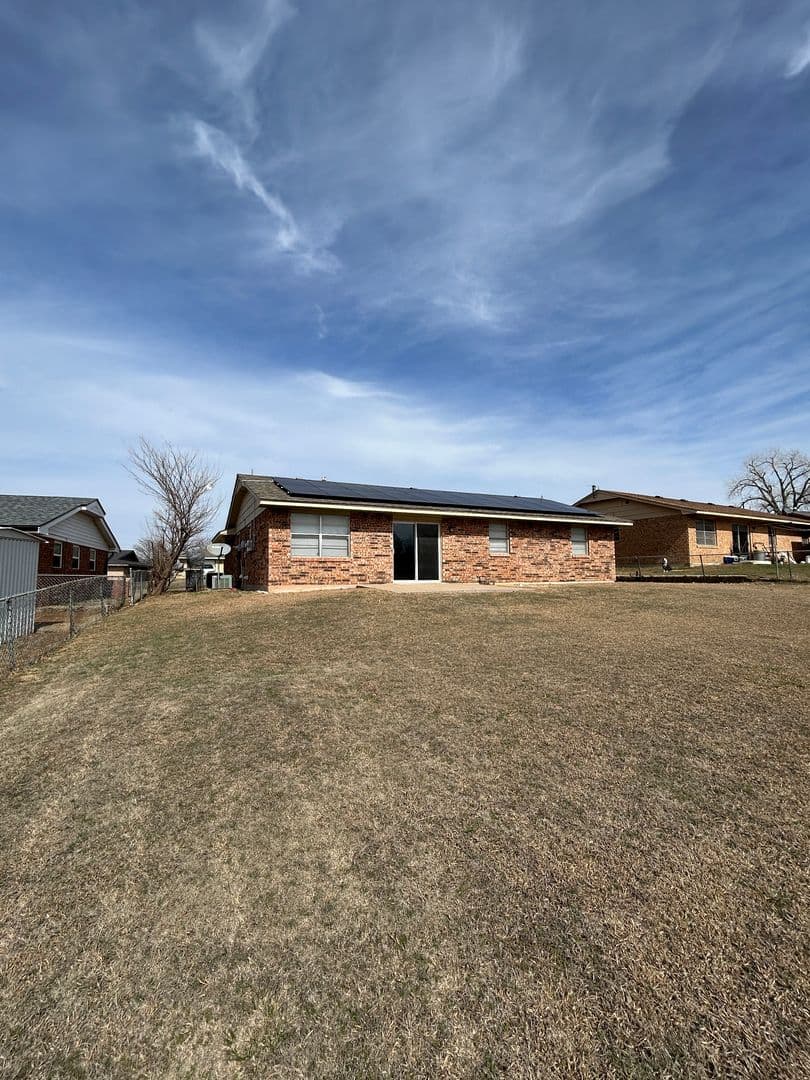 Lawton House: 4625 SE Mieling Drive