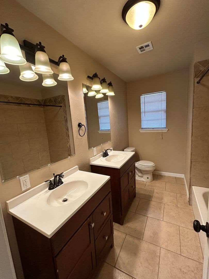 Lawton House: 4625 SE Mieling Drive