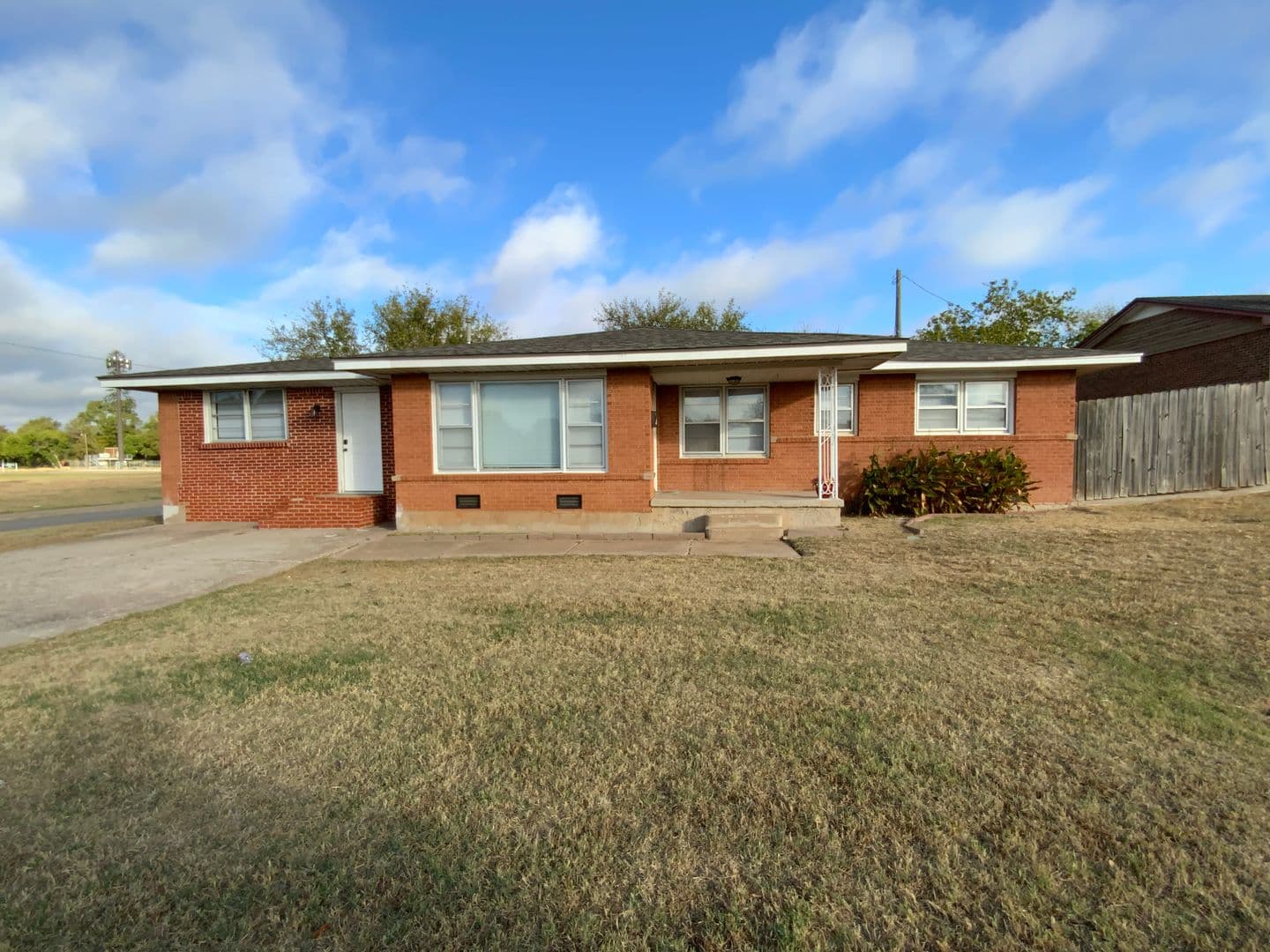 Lawton House: 3831 NW Bell Ave.