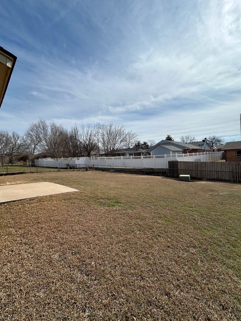 Lawton House: 4625 SE Mieling Drive
