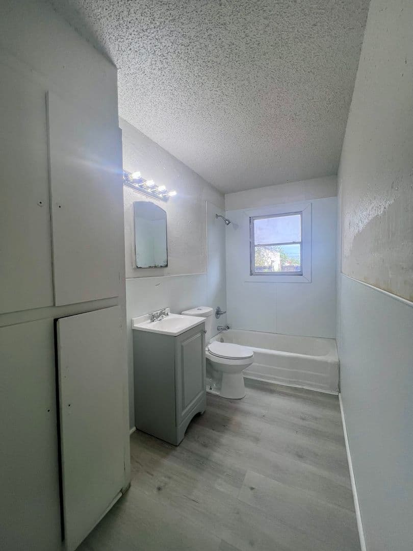 Lubbock House: 2205 Ave K