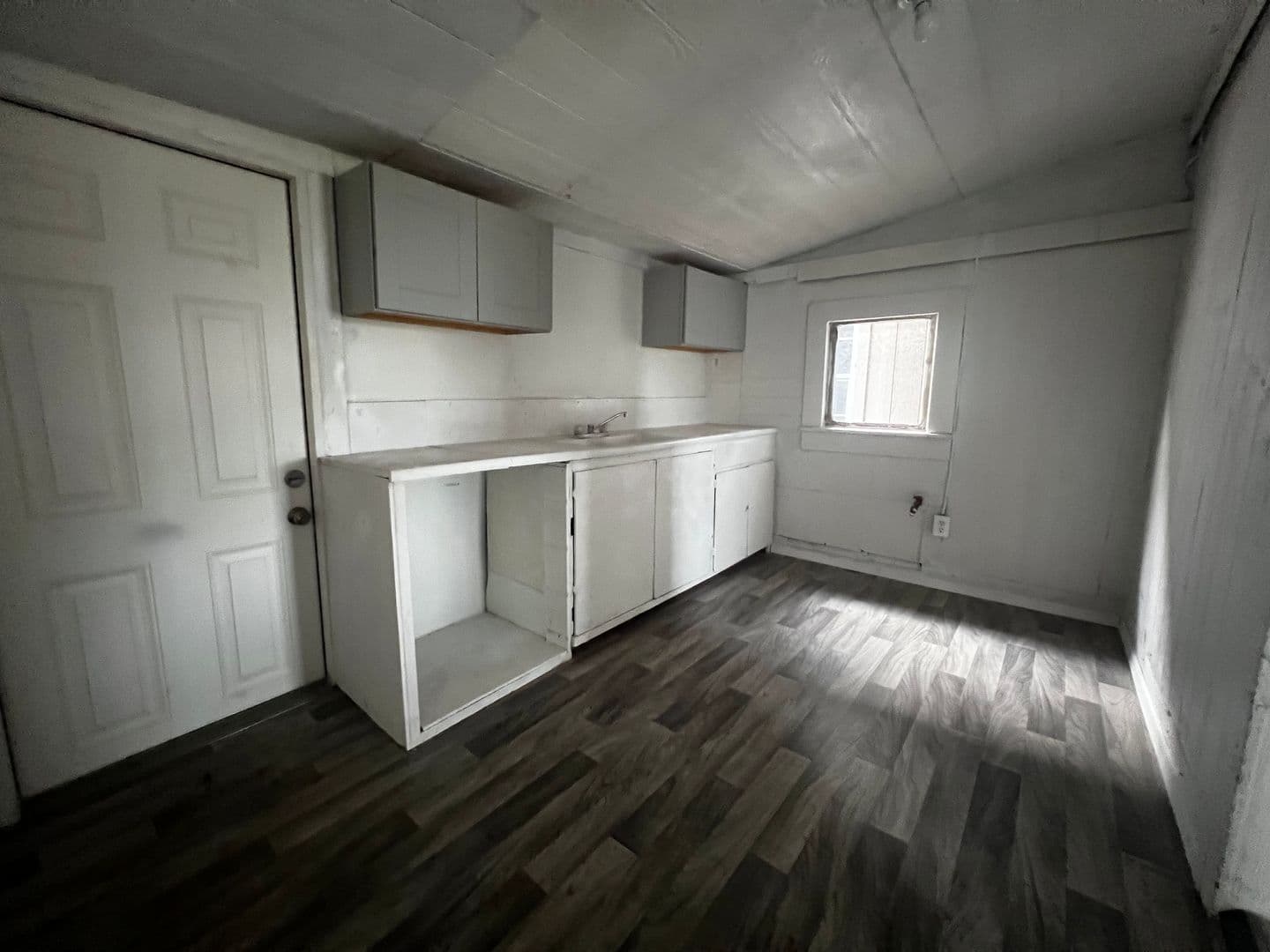 Slaton House: 455 W Scott Street