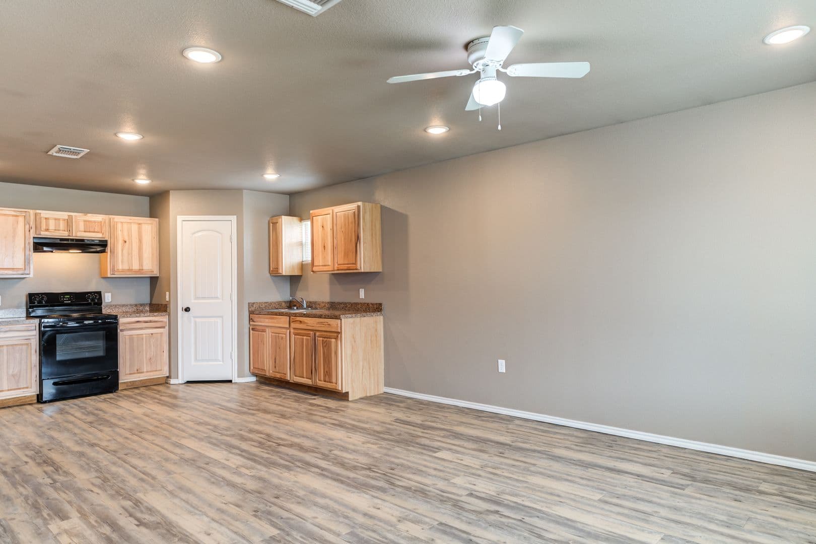 Lubbock House: 2223 E Main