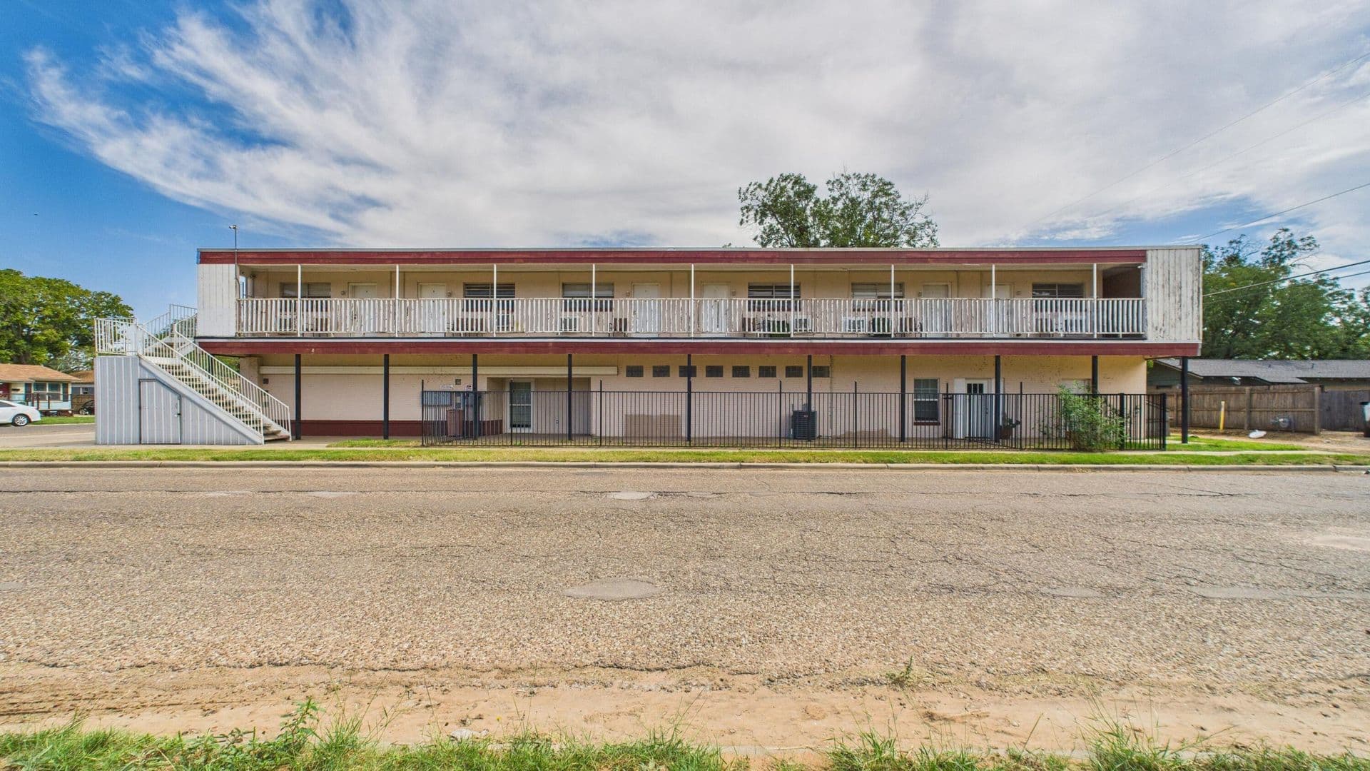 Lubbock Apartment: 2123 15th Street