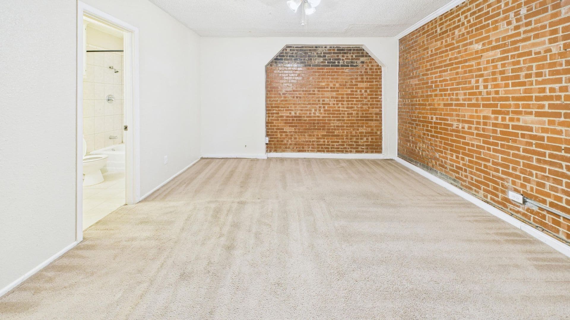 Lubbock Apartment: 2123 15th Street