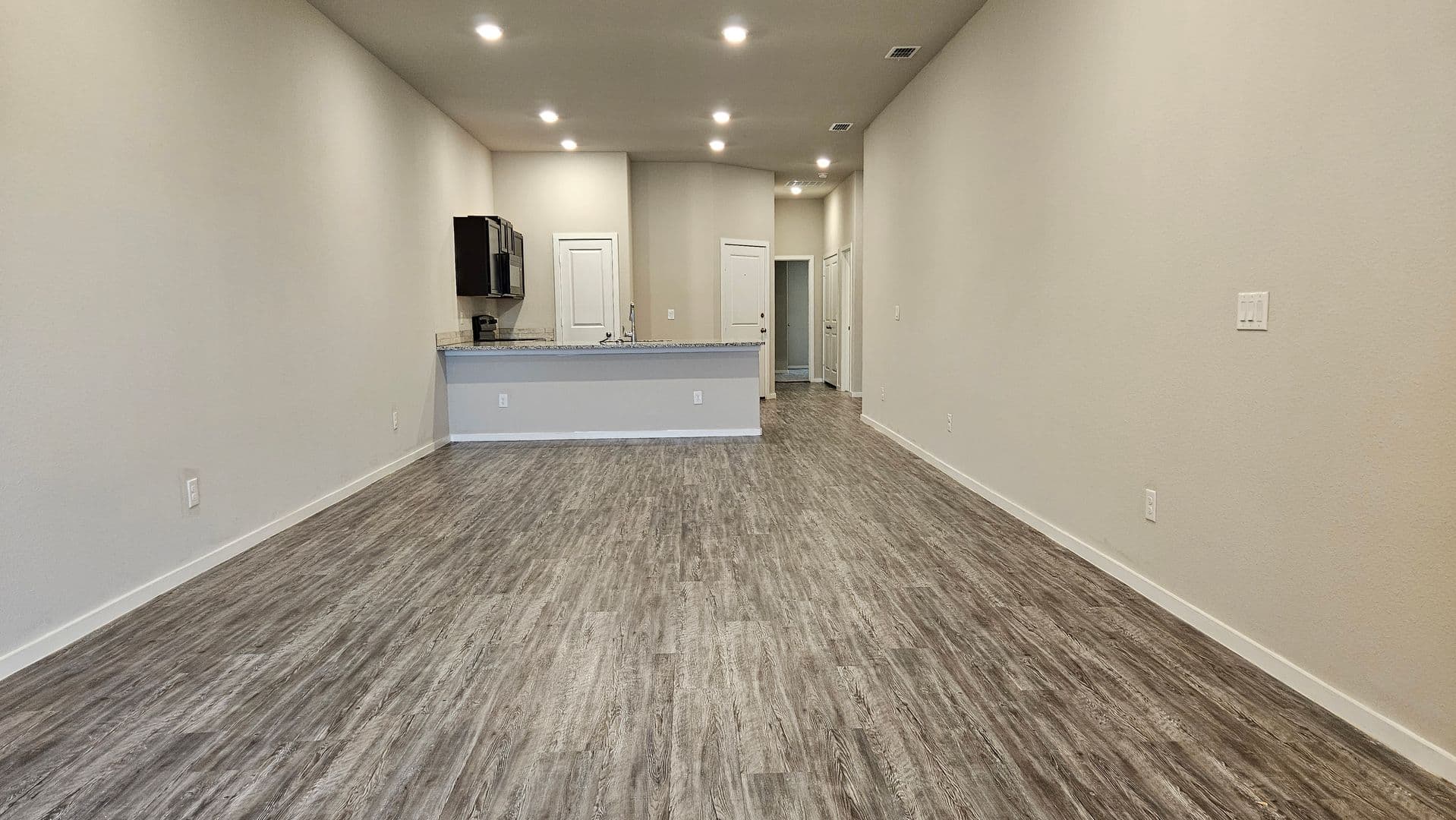 Lubbock Multiplex: 1623 133rd Street - B