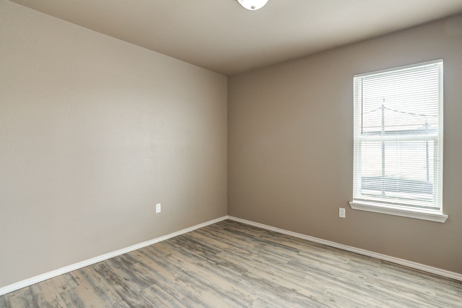 Lubbock House: 2223 E Main