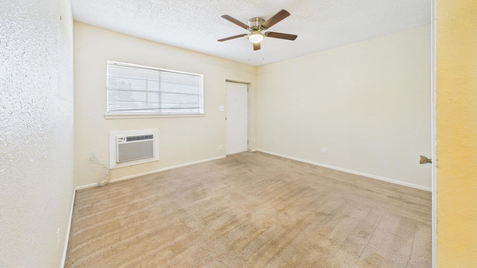 Lubbock Apartment: 2123 15th Street