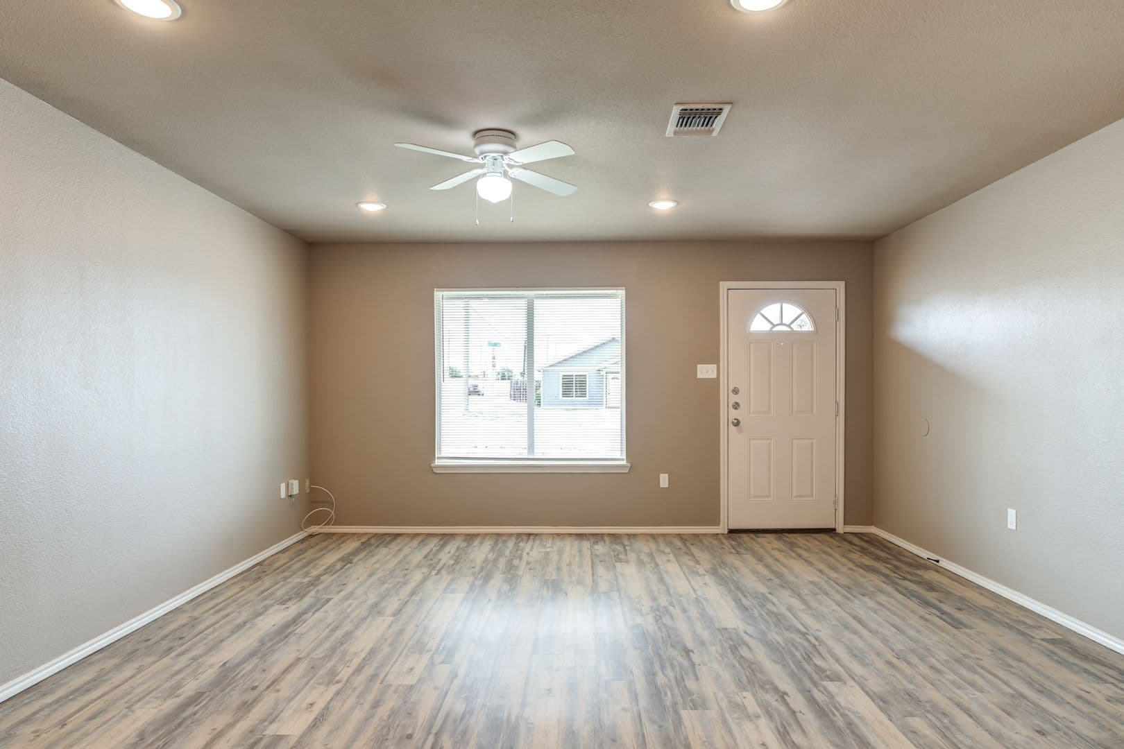 Lubbock House: 2223 E Main
