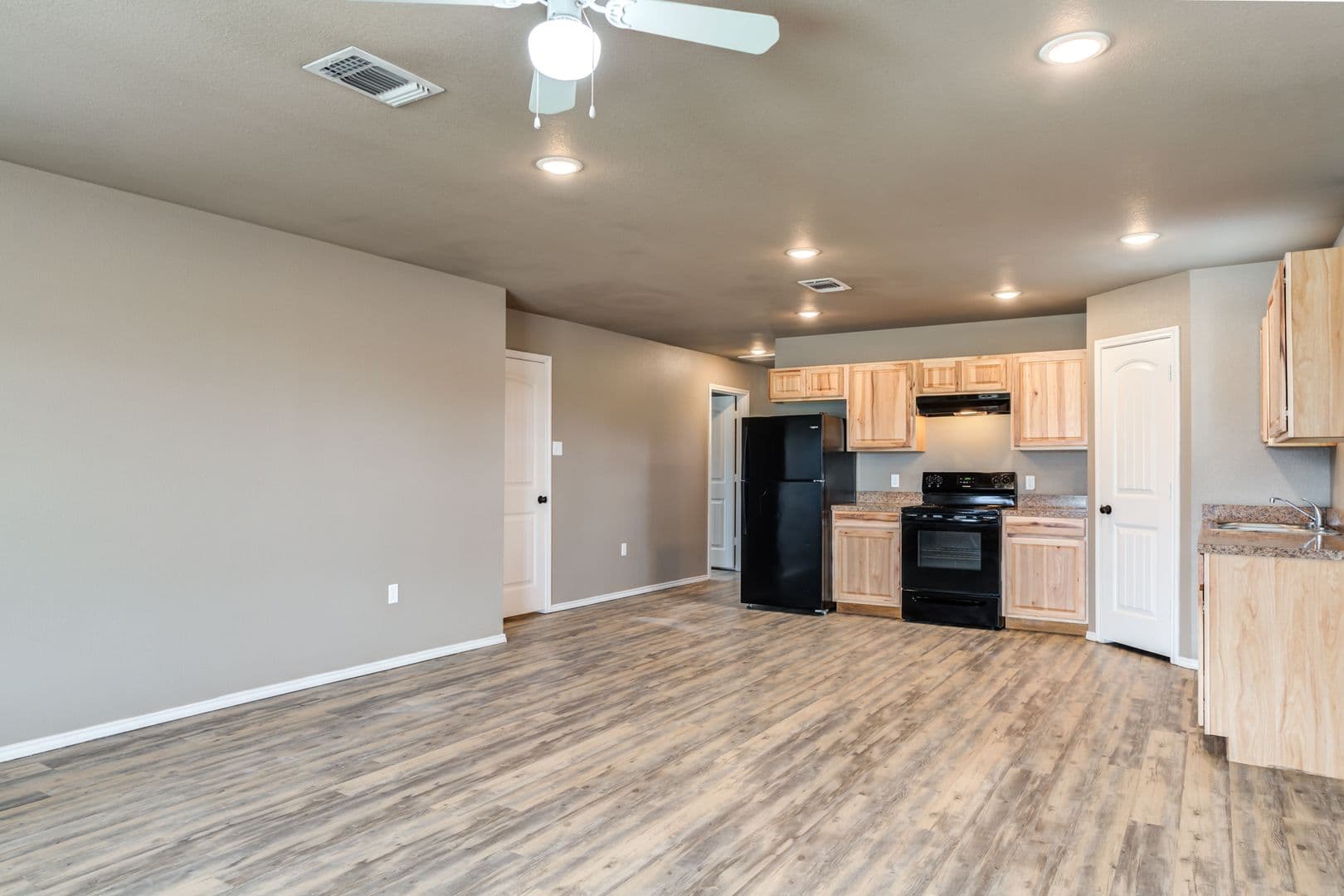 Lubbock House: 2223 E Main