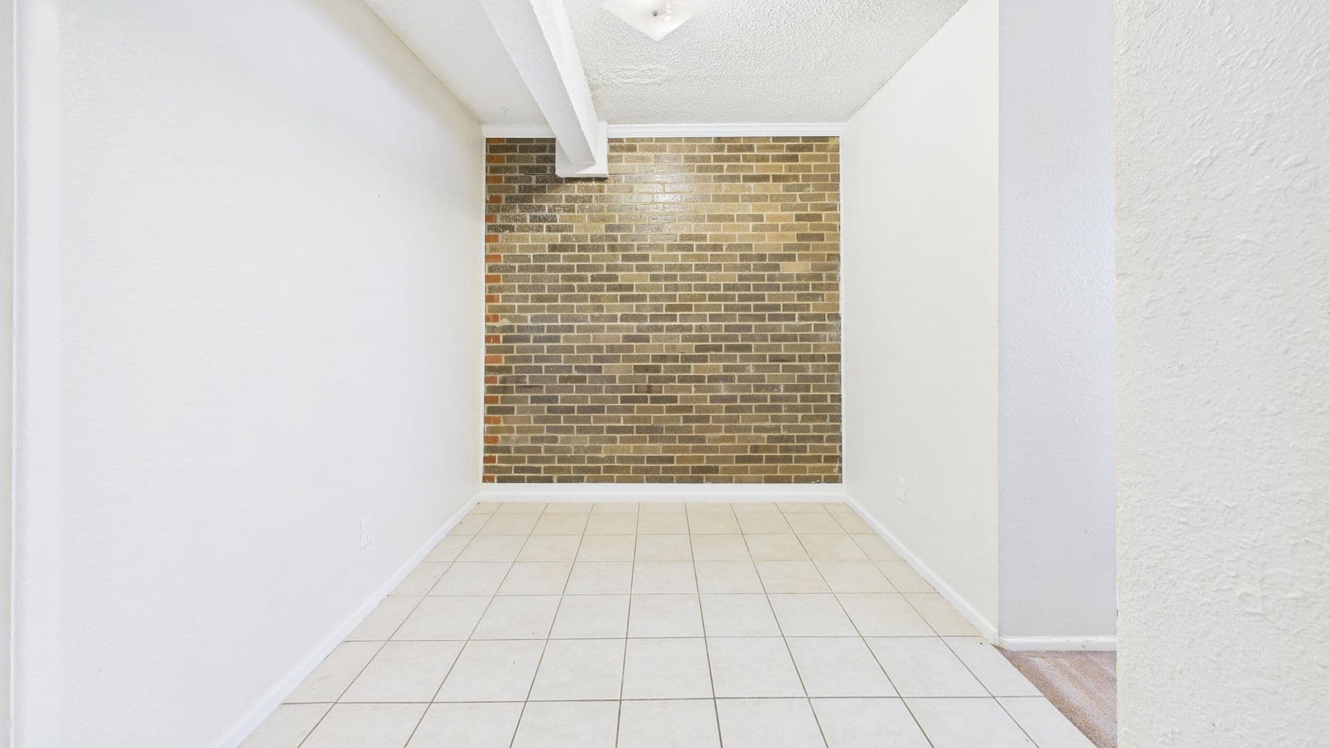 Lubbock Apartment: 2123 15th Street