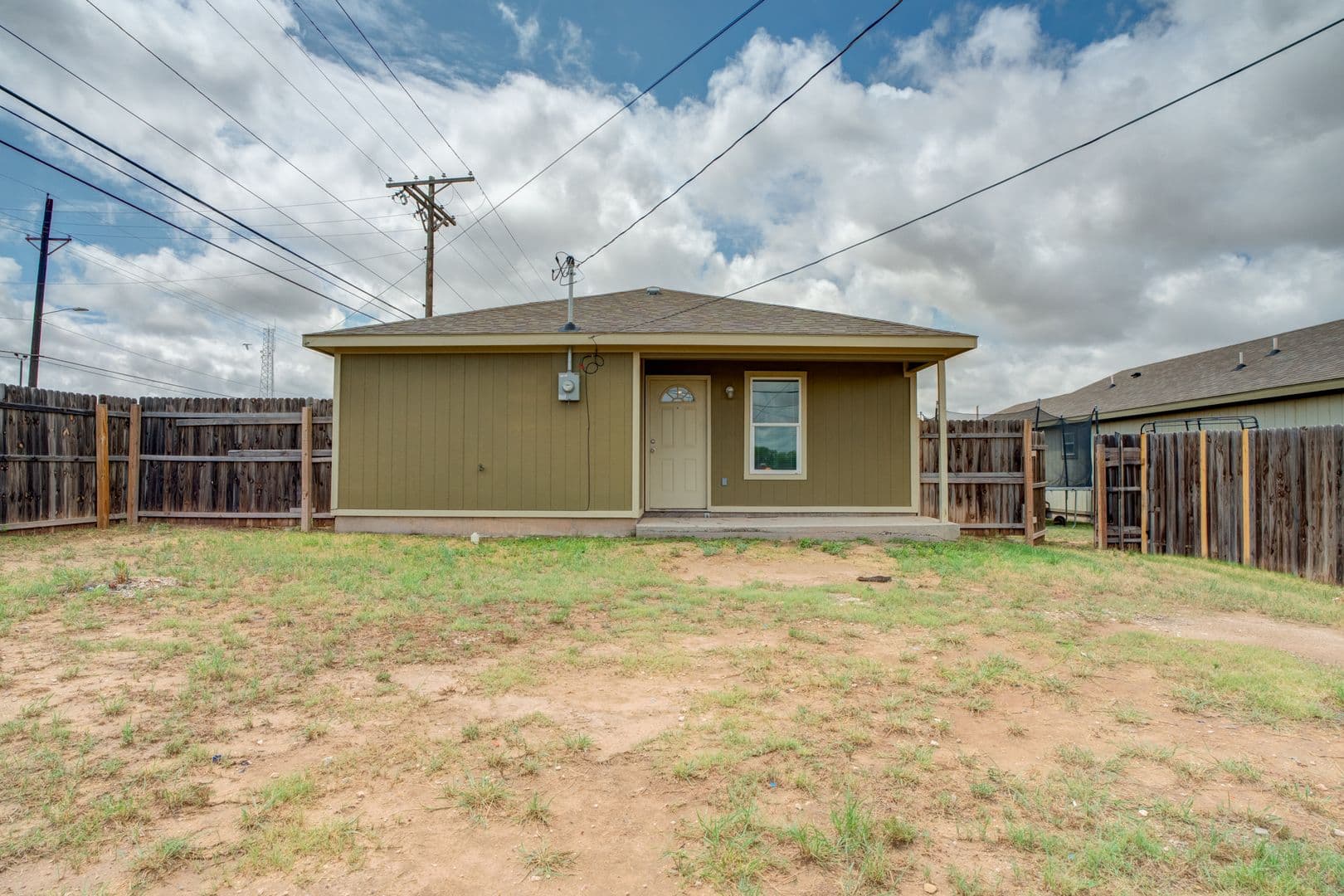 Lubbock House: 2223 E Main