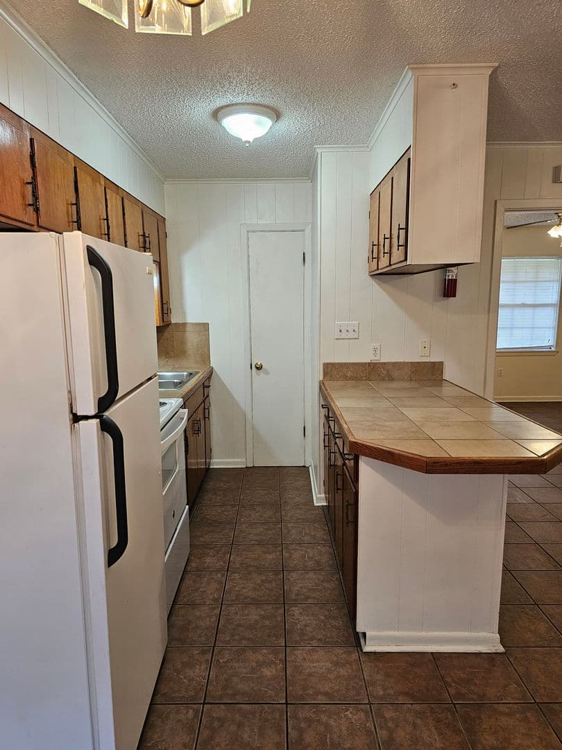 Hammond Apartment: 44188 S. Baptist Road