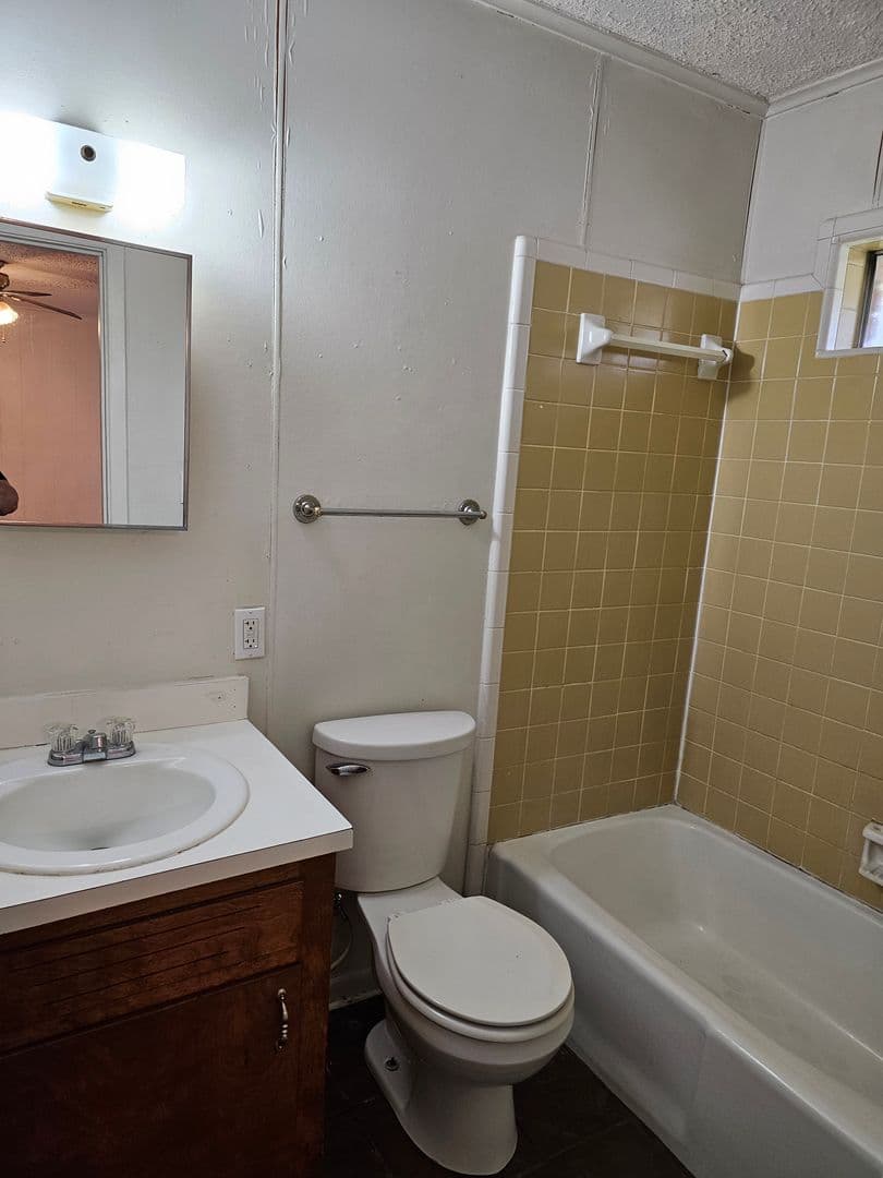 Hammond Apartment: 44188 S. Baptist Road