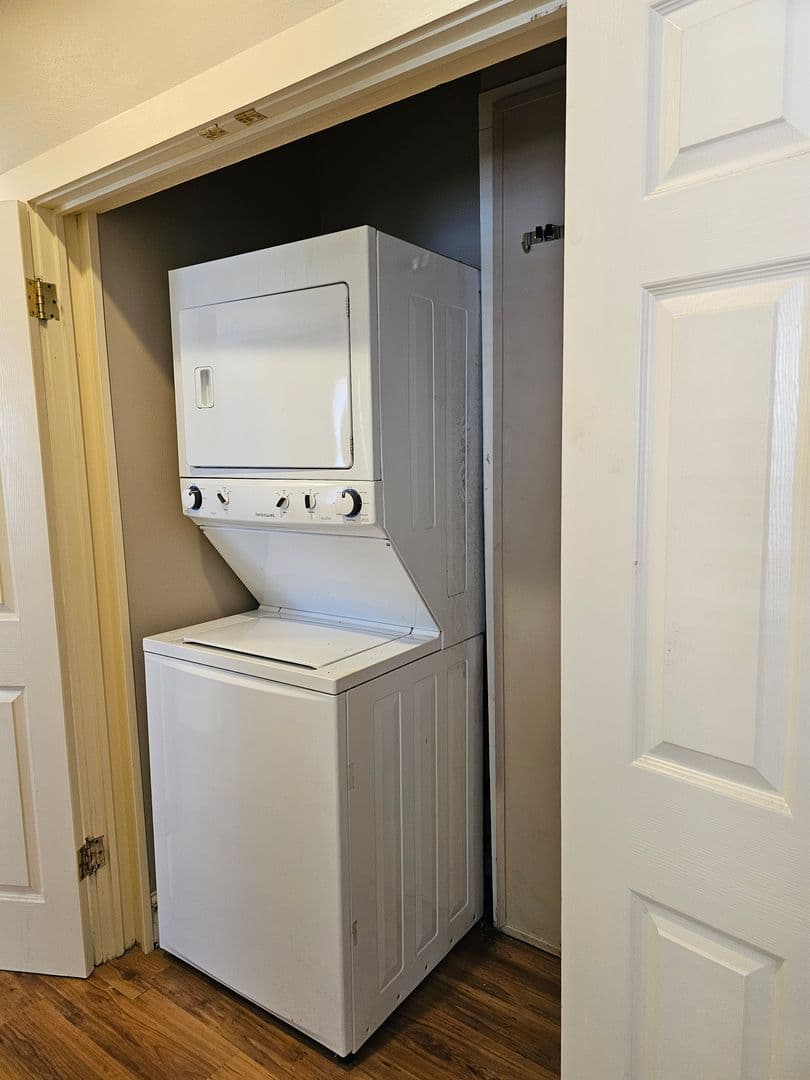 Hammond Apartment: 114 N. Cypress Street