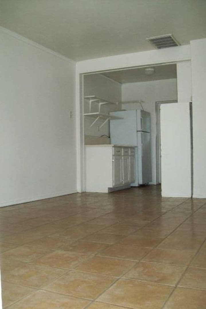 Tempe House: 524 W Howe
