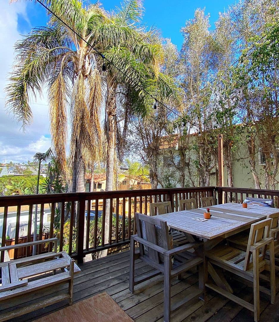 Encinitas House: 837 4th Street