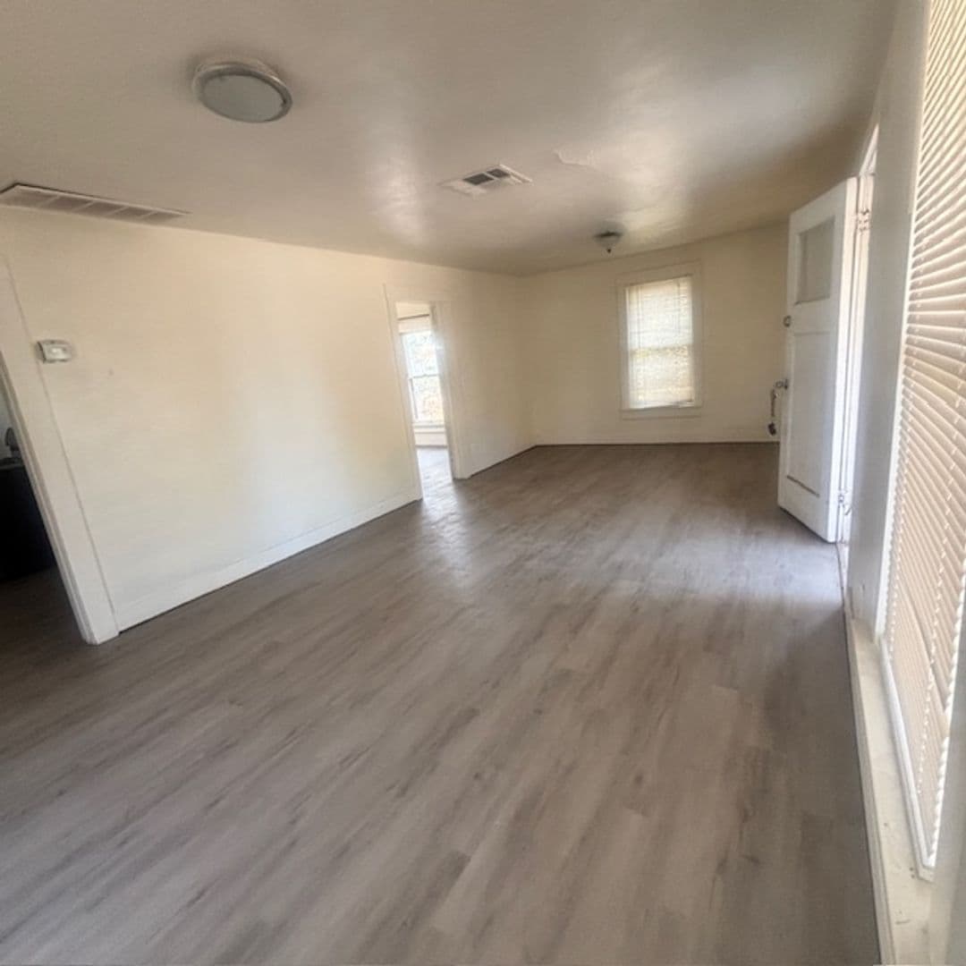 Tempe House: 1215 S Farmer