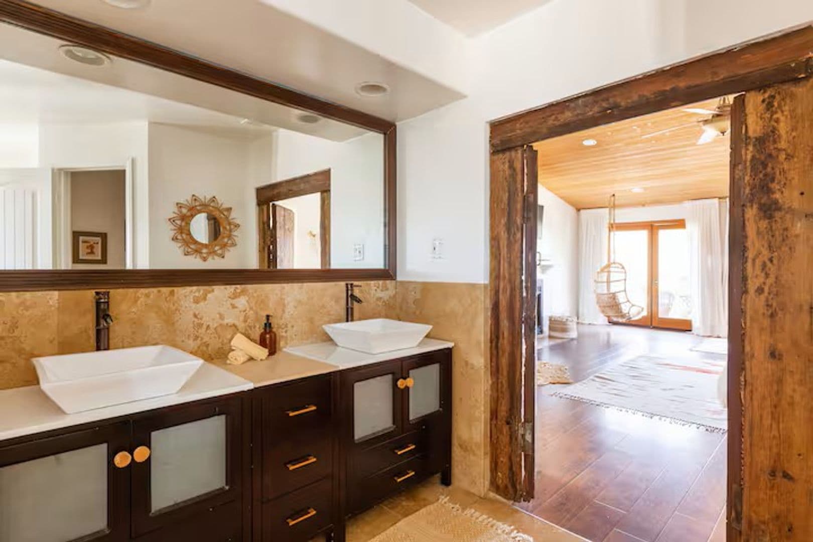Encinitas House: 837 4th Street