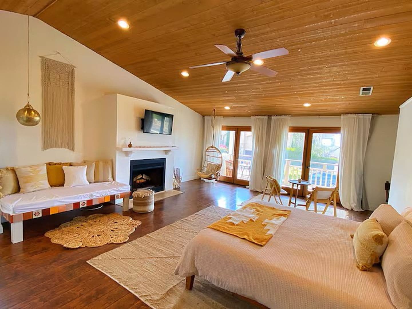 Encinitas House: 837 4th Street