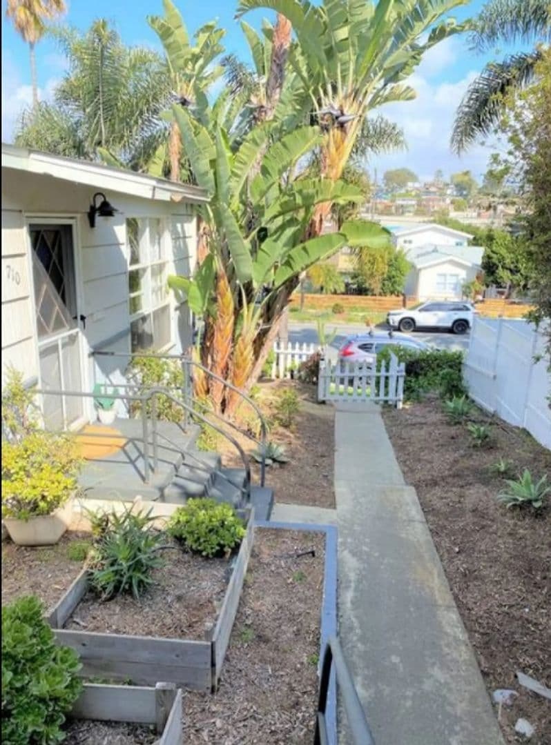Encinitas House: 712 3rd Street