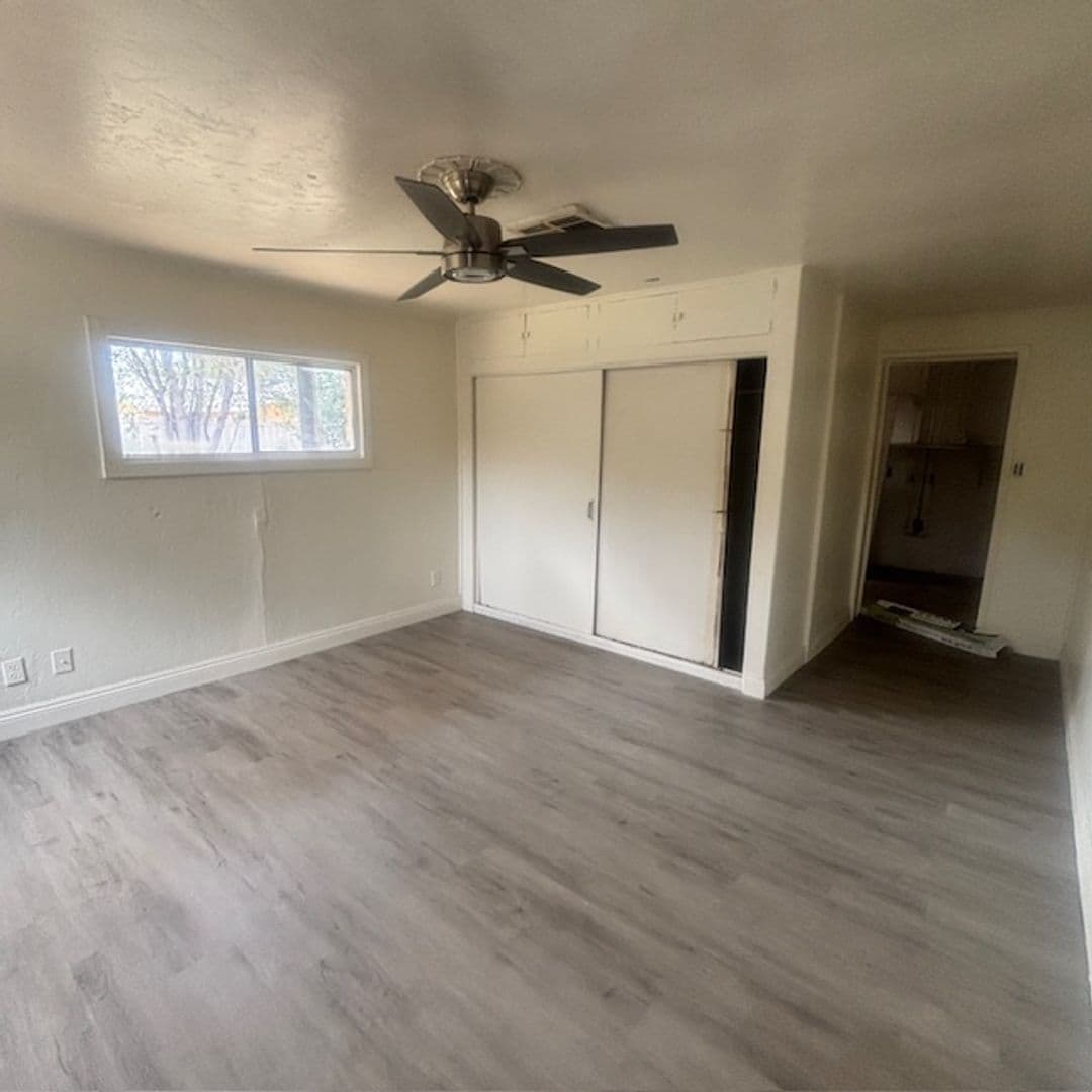 Tempe House: 1215 S Farmer