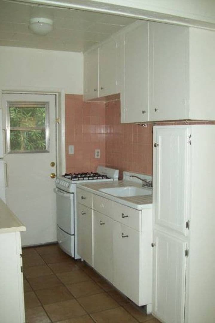 Tempe House: 524 W Howe