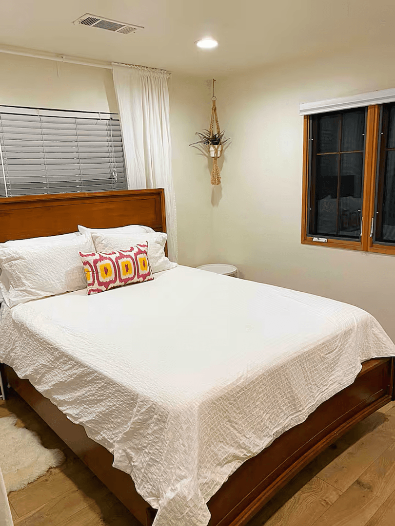 Encinitas Apartment: 513 3rd Street