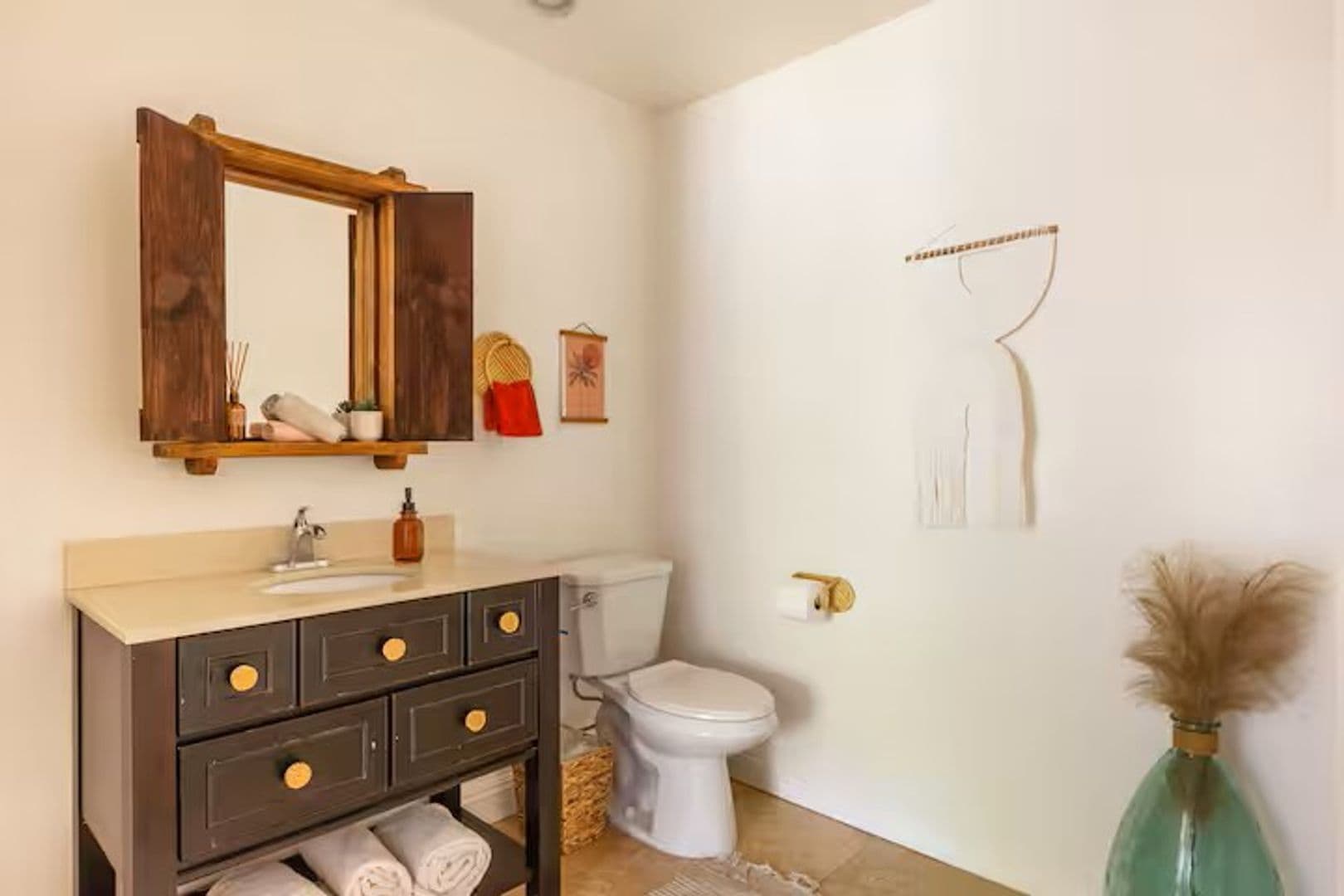 Encinitas House: 837 4th Street