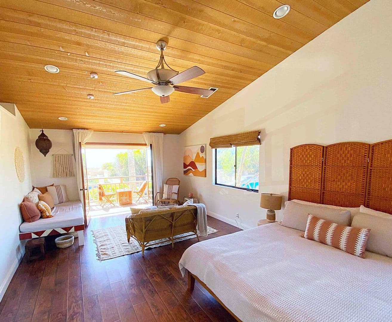Encinitas House: 837 4th Street