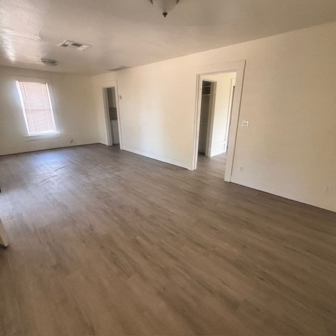Tempe House: 1215 S Farmer