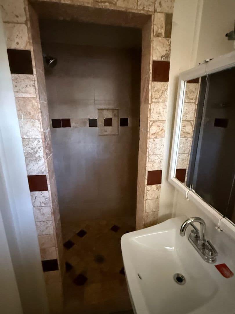 Tempe House: 1215 S Farmer