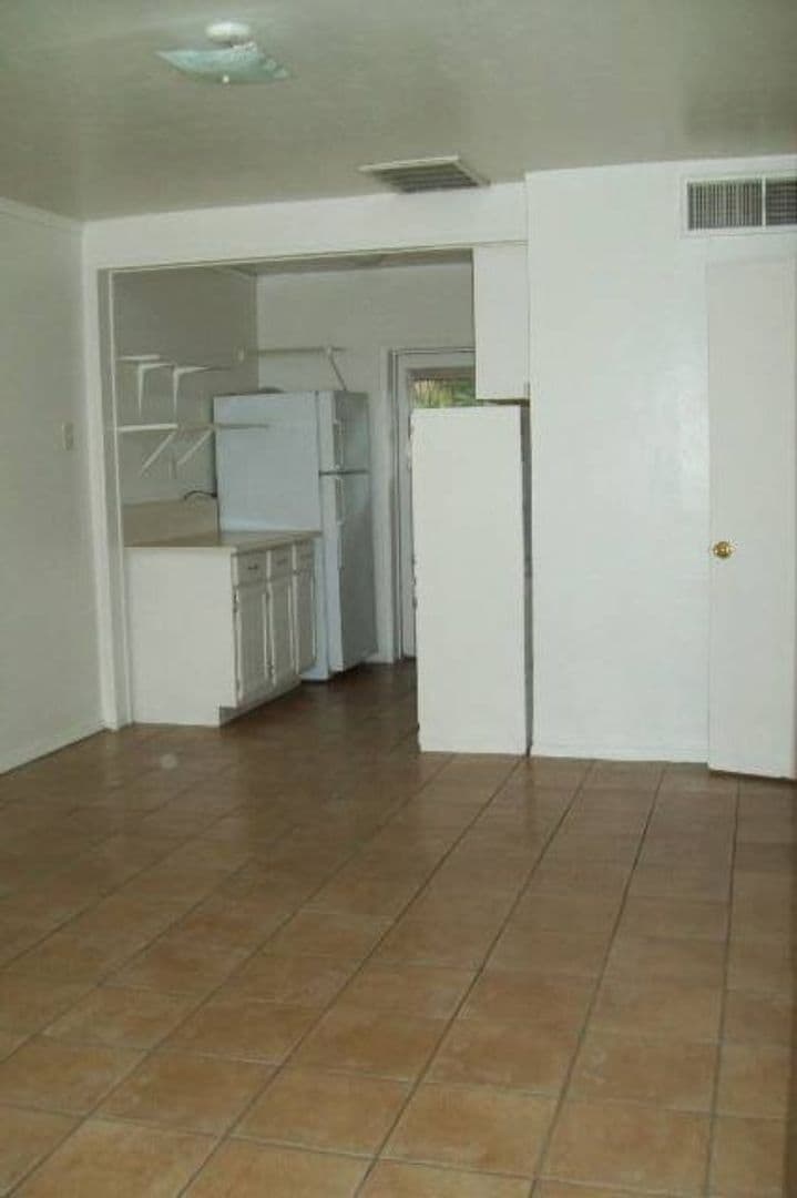 Tempe House: 524 W Howe
