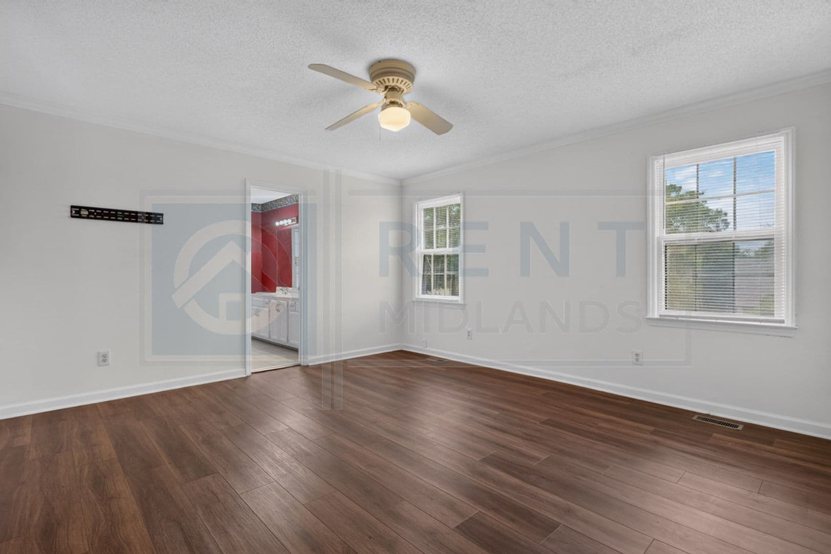 Columbia House: 120 Greenglen Dr