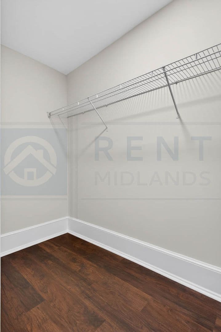 Columbia Apartment: 2901 Park St.