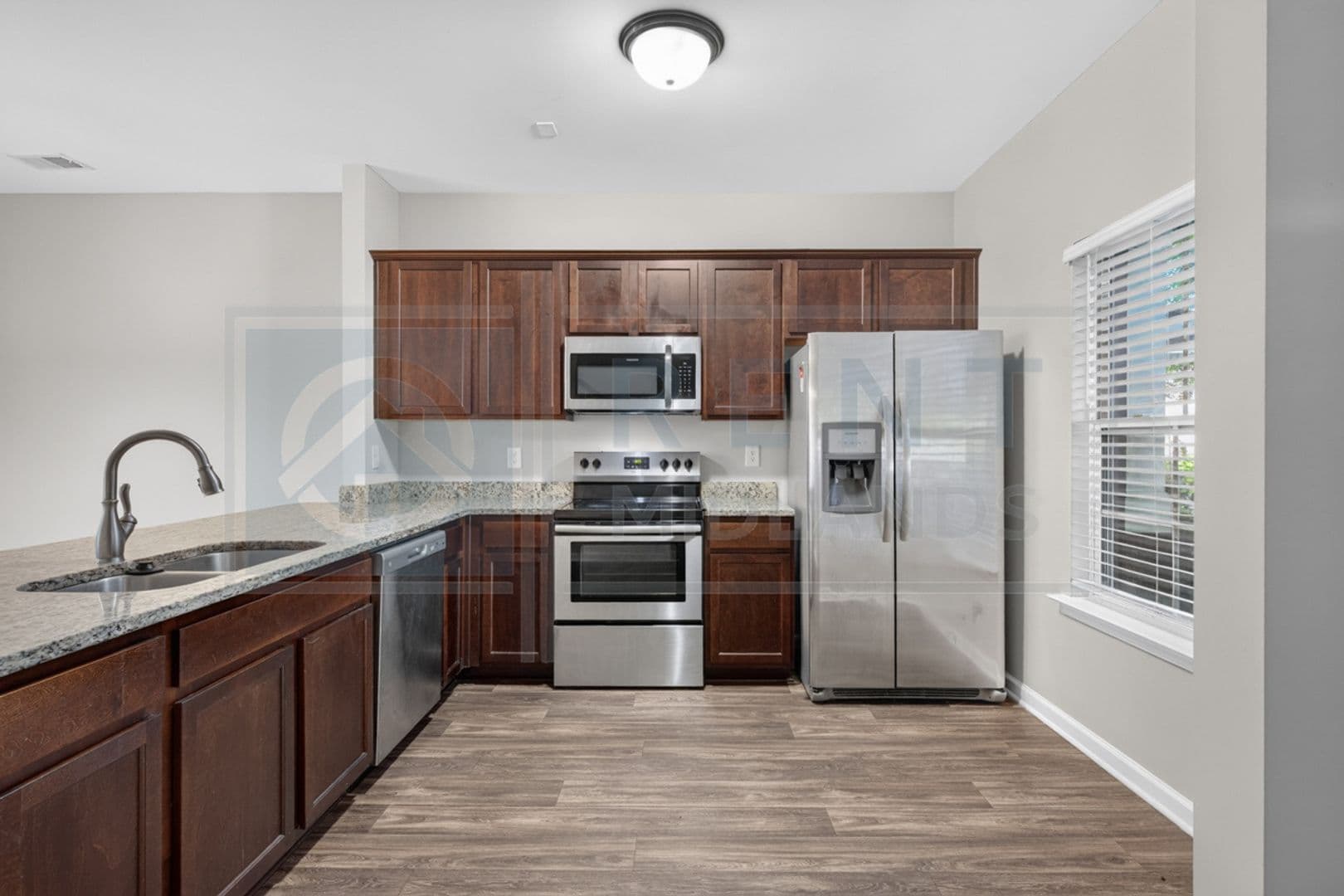 Columbia House: 107 Top Forest Drive