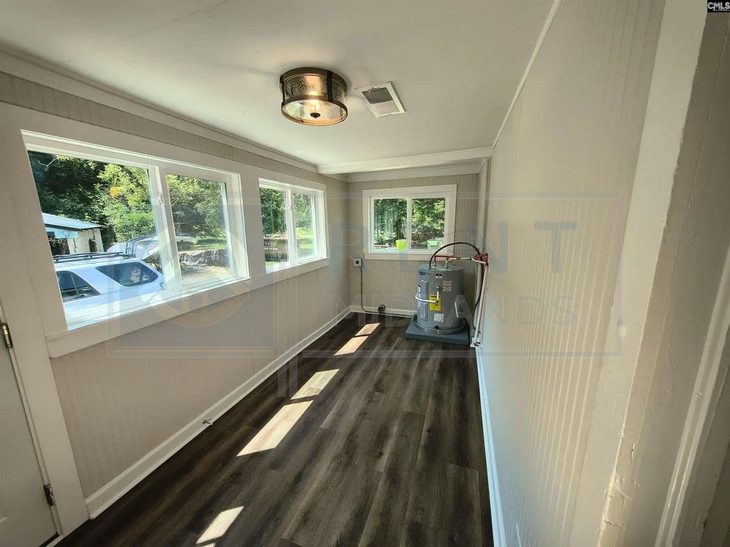 Blythewood House: 804 Sandfield Rd