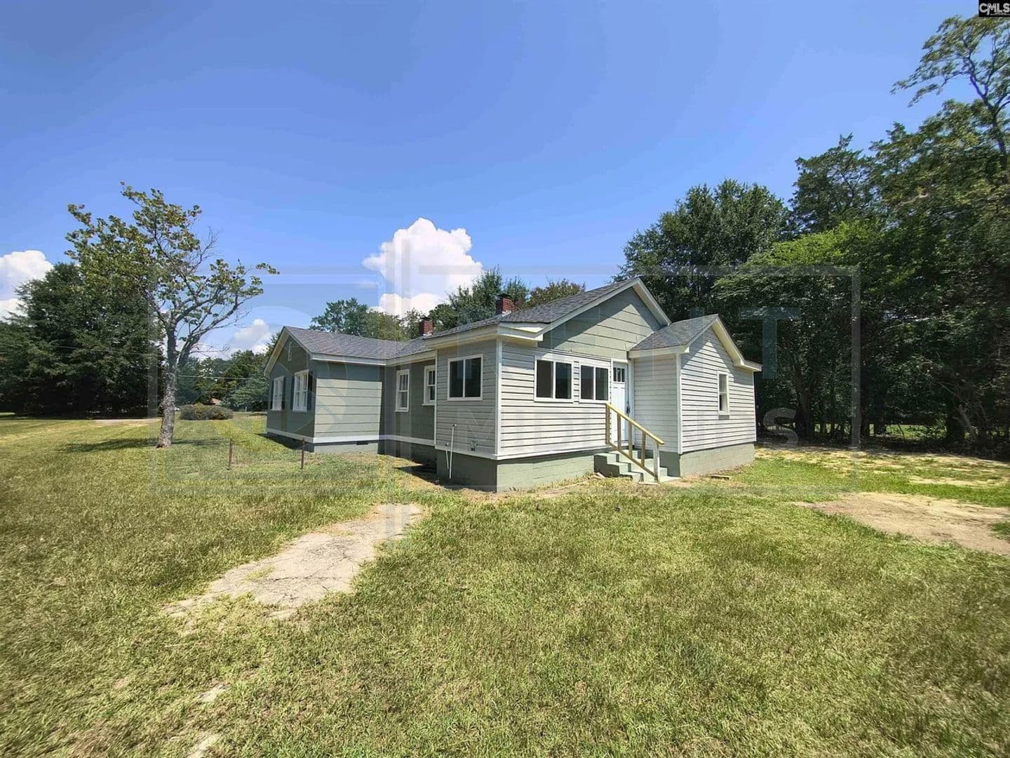 Blythewood House: 804 Sandfield Rd