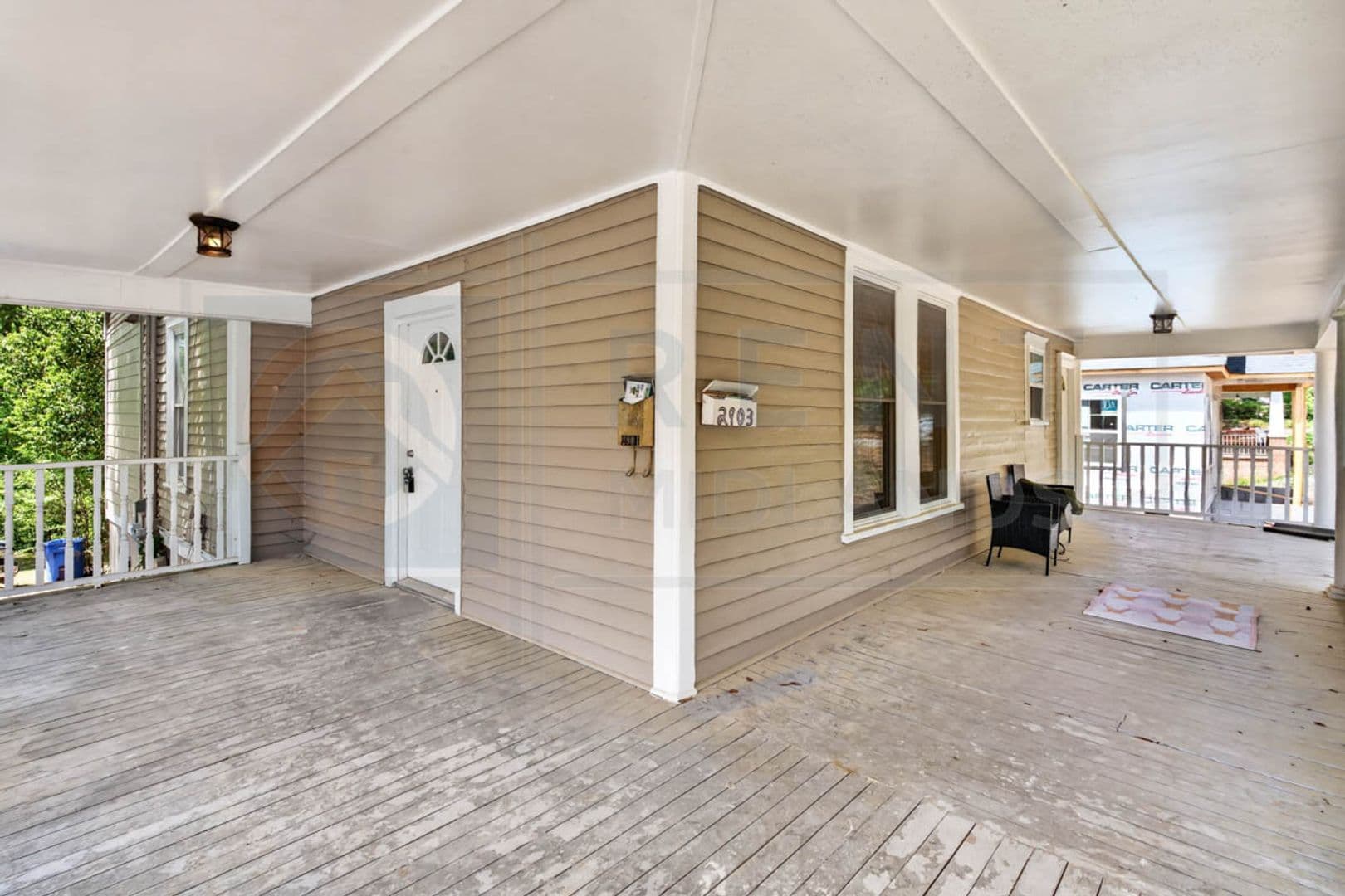 Columbia Apartment: 2901 Park St.