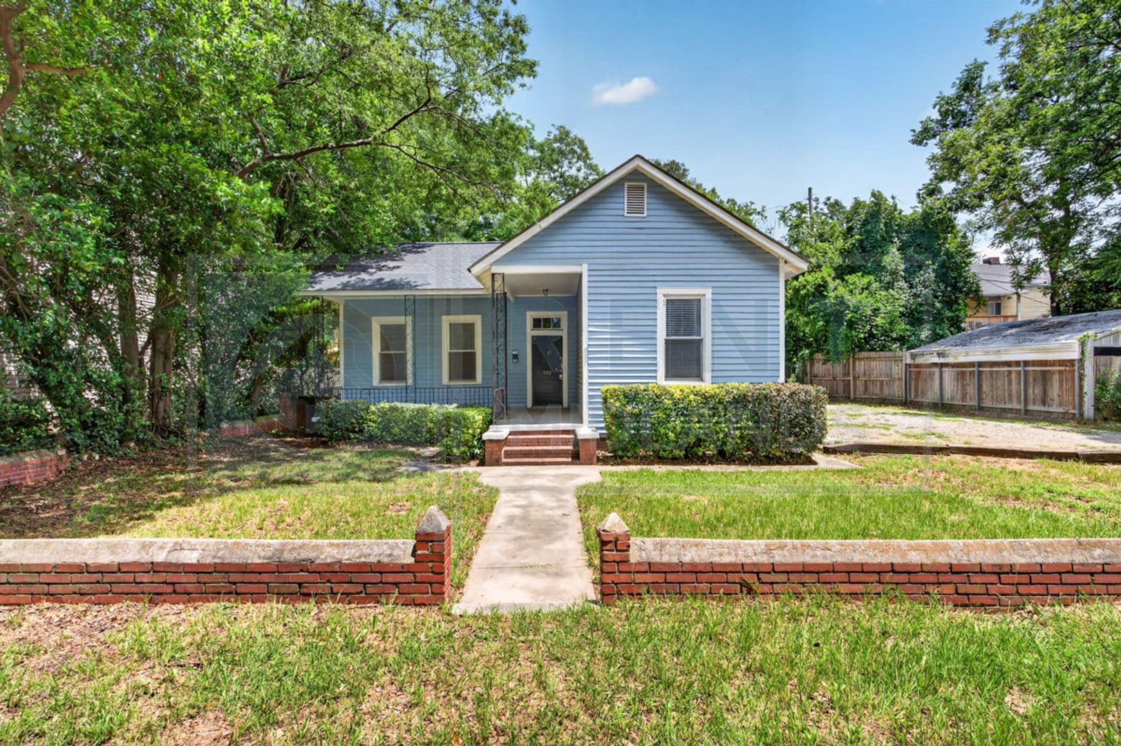 Columbia Townhome: 840 Ohio St